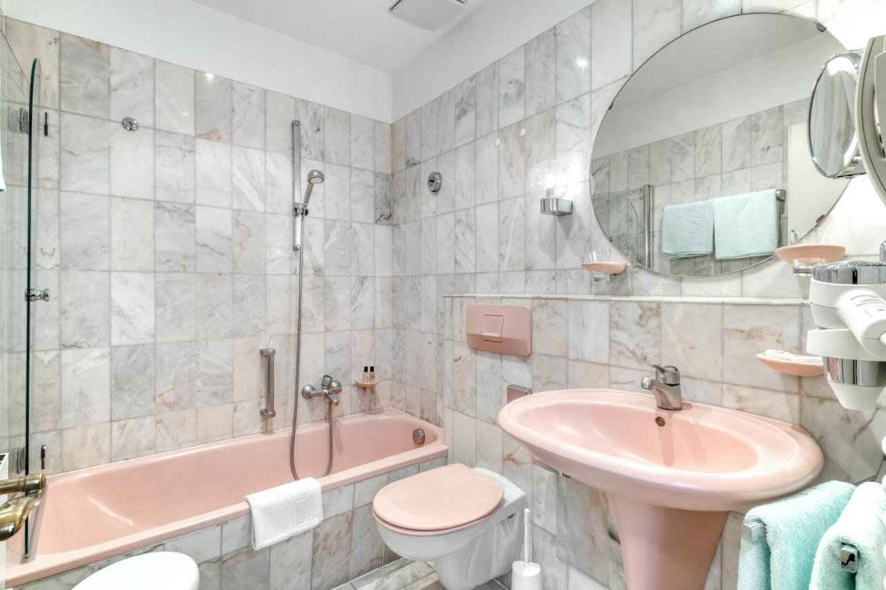 Large Double Room,1232752472:JPEG